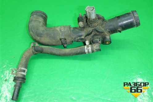 Фланец двигателя системы охлаждения (4.4л) для Land Rover Range Rover 3 с 2002-2012г (Вог)