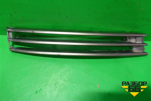 Решетка в передний бампер правая (CK52018K27AA) для Land Rover Range Rover 4 с 2013-2022г (Вог)