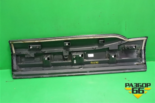 Накладка двери задней правой (4M0853970B) для Audi Q7 c 2015г (Ку 7)