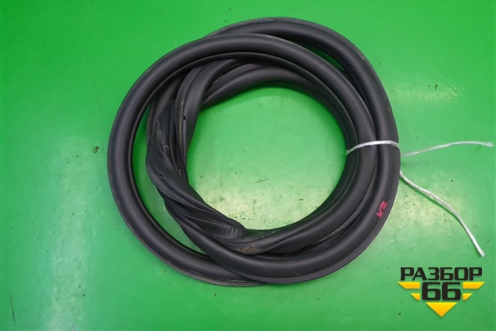 Уплотнитель двери задней правой (5JA867368F) для Skoda Rapid с 2013г (Рапид)