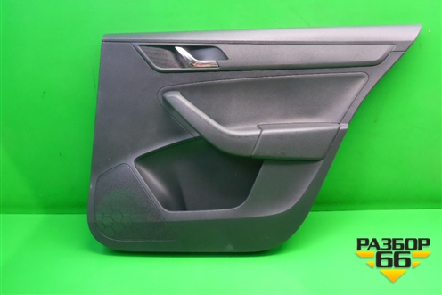 Обшивка двери задней правой под электрику (60U867024) для Skoda Rapid с 2013г (Рапид)