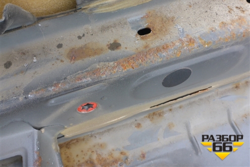 Порог со стойкой правый для Geely MK Cross с 2011-2016г (МК Кросс)