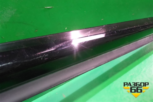 Накладка стекла переднего левого (A2927251300) для Mercedes Benz GLE-Klass (купе) C292 с 2015г (ГЛЕ)