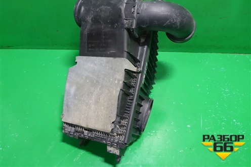 Корпус воздушного фильтра (левый 4.8л M4801) (7L5128607E) для Porsche Cayenne с 2003-2010г (Каен)