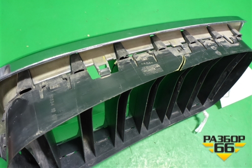 Решетка радиатора левая (7316075) для BMW X5 F15 с 2013г (Х5 Ф15)