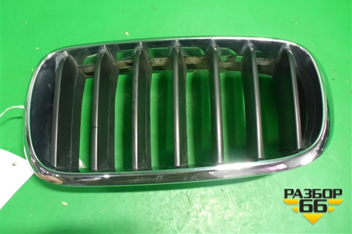 Решетка радиатора левая (7316075) для BMW X5 F15 с 2013г (Х5 Ф15)