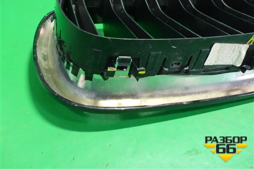 Решетка радиатора правая (7316076) для BMW X5 F15 с 2013г (Х5 Ф15)