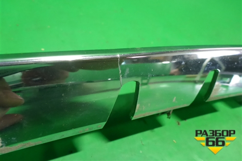 Накладка на решетку радиатора (правая) (51117309775) для BMW X5 F15 с 2013г (Х5 Ф15)