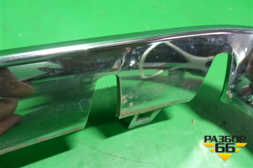 Накладка на решетку радиатора (правая) (51117309775) для BMW X5 F15 с 2013г (Х5 Ф15)