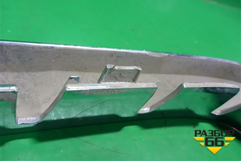 Накладка на решетку радиатора (правая) (51117309775) для BMW X5 F15 с 2013г (Х5 Ф15)