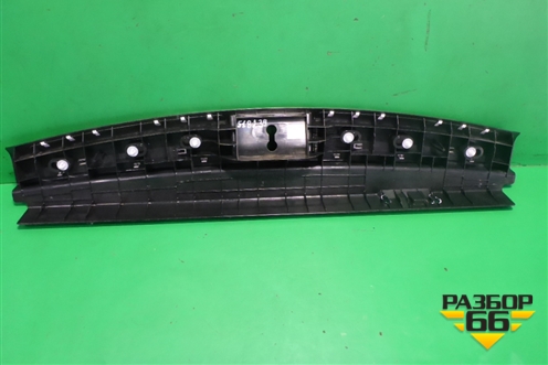 Обшивка багажника на заднюю панель (A1646900987) для Mercedes Benz ML-Klass W164 c 2005-2011г (МЛ)