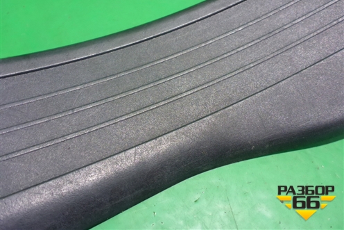 Накладка порога внутренняя заднего правого (A1646801235) для Mercedes Benz ML-Klass W164 c 2005-2011г (МЛ)