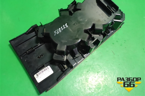 Подстаканник (A1646800314) для Mercedes Benz ML-Klass W164 c 2005-2011г (МЛ)