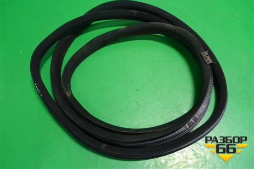 Уплотнитель двери задней левой для Mercedes Benz ML-Klass W164 c 2005-2011г (МЛ)