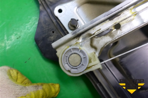 Стеклоподъёмник механический задний левый (2S61A045H23A) для Ford Fusion с 2002г (Фьюжн)