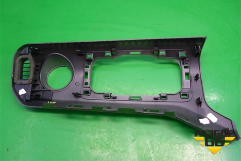 Накладка на торпедо (правая) (9681843277) для Peugeot Partner Tepee с 2008г (Партнер Типпи)