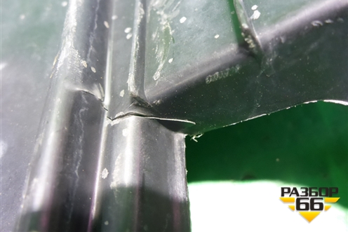 Дефлектор радиатора правый (62822EL70A) для Nissan Tiida (C11X) с 2004-2013г (Тиида)