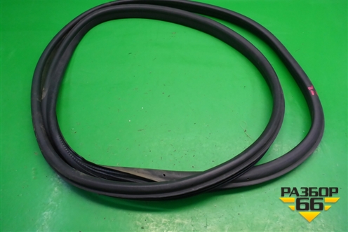 Уплотнитель двери (задней правой) для Peugeot Partner Tepee с 2008г (Партнер Типпи)