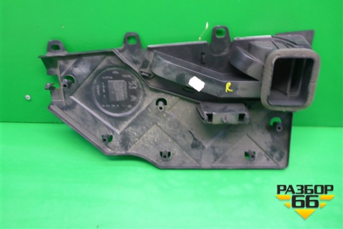 Накладка на торпедо (правая под бордачком) (9680933880) для Peugeot Partner Tepee с 2008г (Партнер Типпи)