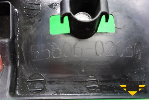 Накладка на торпедо (на коленями водителя) (5560602030) для Toyota Auris с 2006-2012г (Аурис)