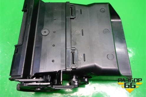 Дефлектор воздушный центральный (левый) (3M51R014L21AE) для Ford C-MAX с 2003-2010г (ЦМакс 1)