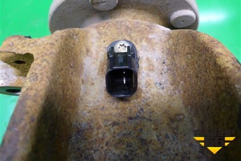 Кулак поворотный передний правый для Ford C-MAX с 2003-2010г (ЦМакс 1)