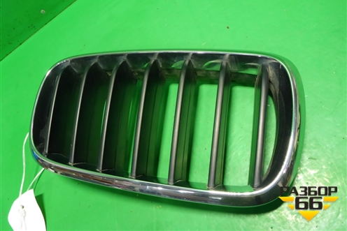 Решетка радиатора правая (7316076) для BMW X5 F15 с 2013г (Х5 Ф15)