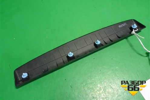 Накладка внутренняя (на дверь багажника на фонарь) (92756M0000) для Hyundai Creta с 2016-2021г (Крета)