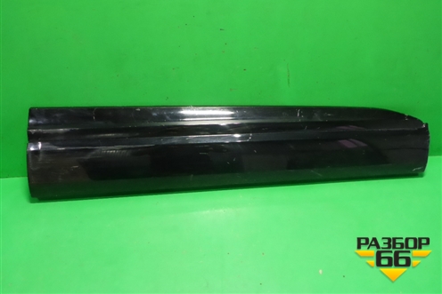 Накладка двери передней правой (4M0853960B) для Audi Q7 c 2015г (Ку 7)