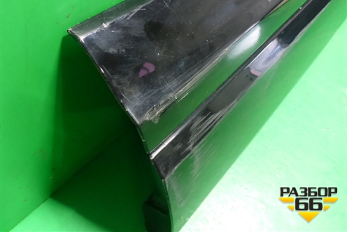 Накладка двери передней правой (4M0853960B) для Audi Q7 c 2015г (Ку 7)