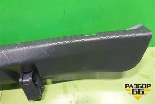 Обшивка багажника на заднюю панель (5JA863485B) для Skoda Rapid с 2013г (Рапид)