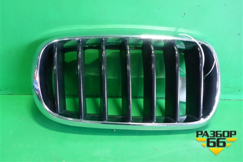 Решетка радиатора правая (7316076) для BMW X5 F15 с 2013г (Х5 Ф15)