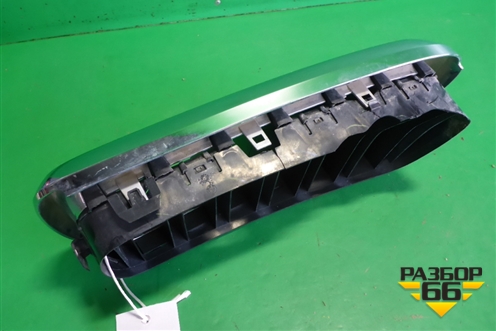 Решетка радиатора правая (7316076) для BMW X5 F15 с 2013г (Х5 Ф15)