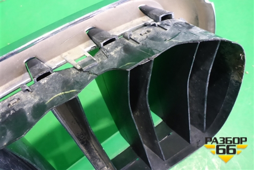 Решетка радиатора правая (7316076) для BMW X5 F15 с 2013г (Х5 Ф15)