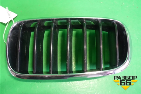 Решетка радиатора левая (7316075) для BMW X5 F15 с 2013г (Х5 Ф15)