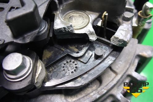 Генератор (1.4л DJKA) (04E903015D) для Skoda Karoq с 2017г (Карок)