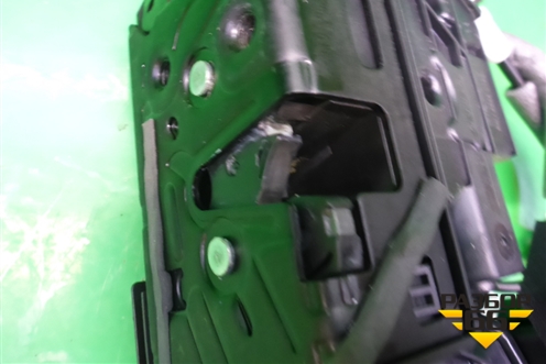 Замок двери задней правой (7 контактов) для Skoda Karoq с 2017г (Карок)