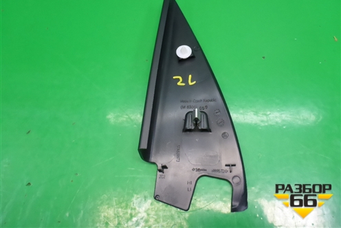 Накладка двери задней левой (уголок) (57A839973) для Skoda Karoq с 2017г (Карок)