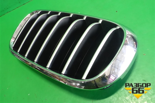 Решетка радиатора левая (7316075) для BMW X5 F15 с 2013г (Х5 Ф15)