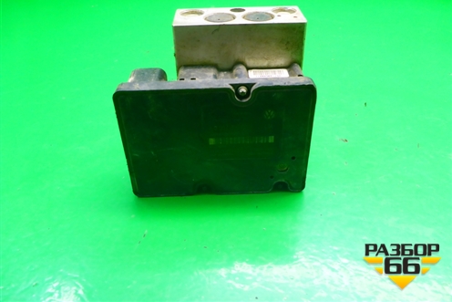 Блок ABS (7L0614111D) для Volkswagen Touareg c 2002-2010г (Туарег)