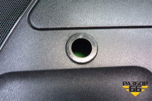 Обшивка двери задней правой под механику (2N11N27406A) для Ford Fusion с 2002г (Фьюжн)