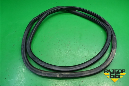 Уплотнитель двери (задней правой на кузов) (5N0867913) для Volkswagen Tiguan с 2011-2016г (Тигуан)