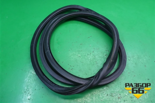 Уплотнитель двери (передней правой на кузов) (5N0867911) для Volkswagen Tiguan с 2011-2016г (Тигуан)