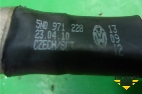 Клемма аккумулятора плюс (5N0971228) для Volkswagen Tiguan с 2011-2016г (Тигуан)