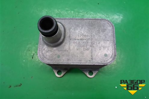 Радиатор масляный (2.0л CAW) (06J117021J) для Volkswagen Tiguan с 2011-2016г (Тигуан)