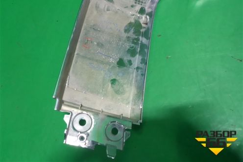 Накладка переднего бампера правая (верхняя) (6407A336) для Mitsubishi L 200 c 2015г (Л200)