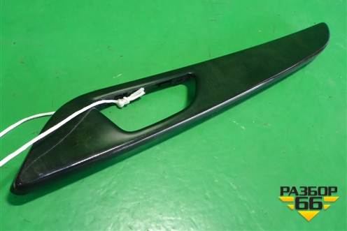 Накладка двери задней левой (на обшивку) (A1667301522) для Mercedes Benz ML-Klass W166 c 2011г (МЛ)