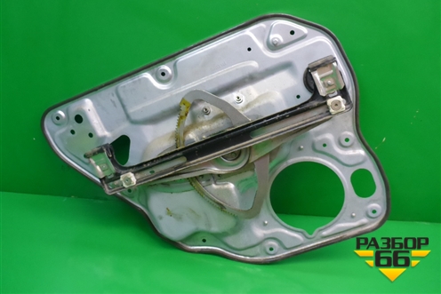 Стеклоподъёмник электрический задний правый (8679083) для Volvo S40 с 2004-2012г (C40)