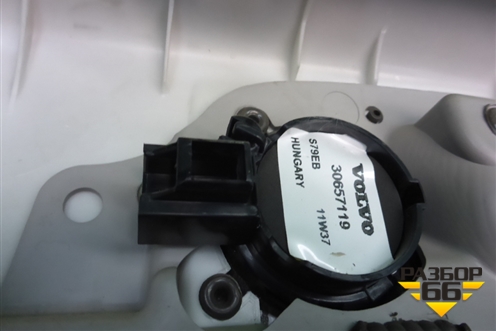 Обшивка двери задней левой под электрику (39812930) для Volvo S40 с 2004-2012г (C40)