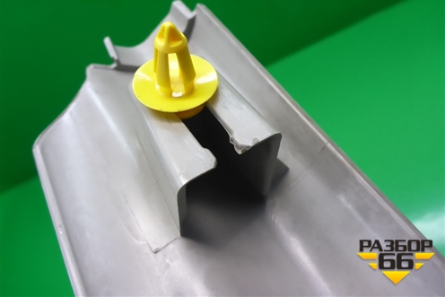 Накладка порога внутренняя переднего правого (8641785) для Volvo S40 с 2004-2012г (C40)